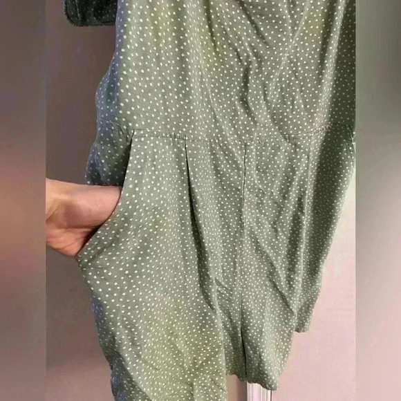 Loft beach romper polka dot square neck with pockets ruched back. Large. NWT - Picture 4 of 11